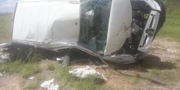 Villa Parque Santa Ana: impactante vuelco sobre Ruta 5