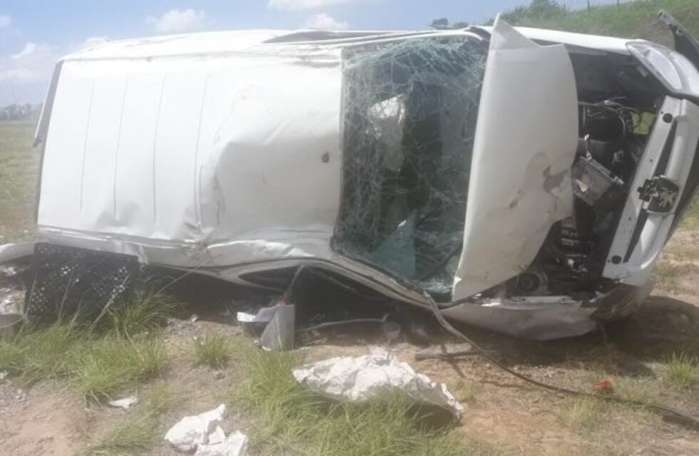 Villa Parque Santa Ana: impactante vuelco sobre Ruta 5