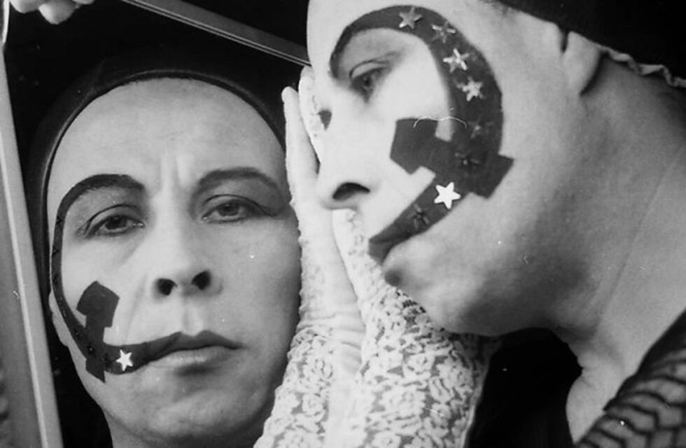 Editan en Argentina "Poco Hombre", una batalla contra la discriminación y la dictadura de Pinochet