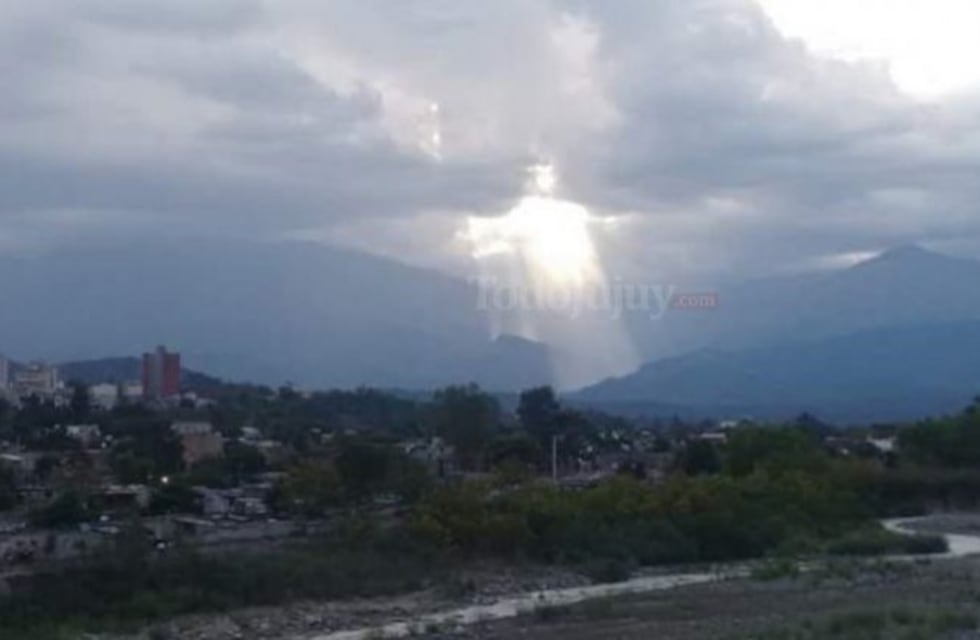 La foto de Cristo en el cielo que conmueve a todo Jujuy