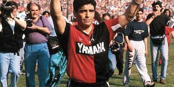 Se cumplen 27 años de la llegada de Maradona a Newell's\u002E (Archivo)