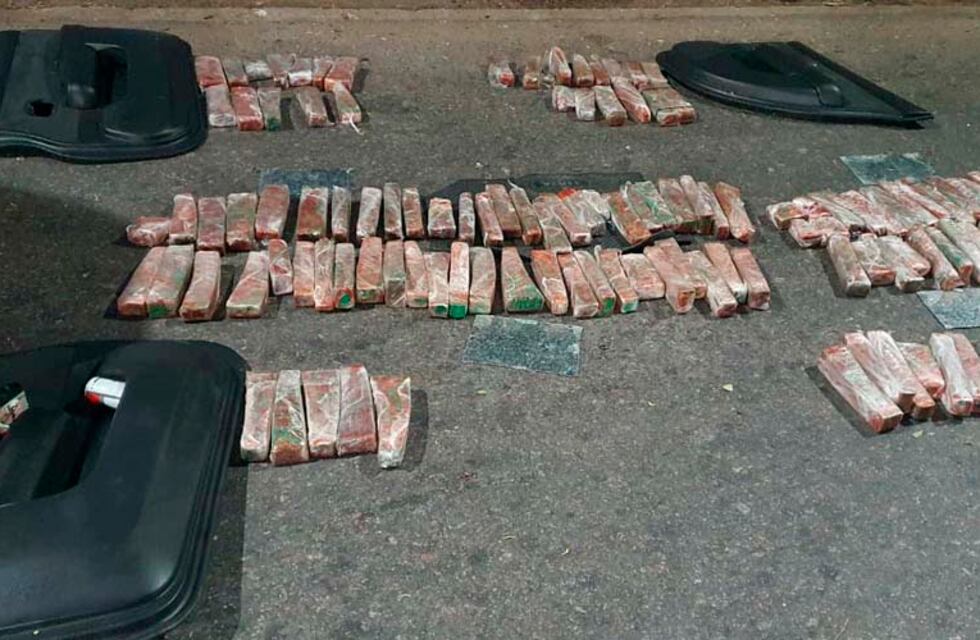 Detienen a una pareja con 46 kilos de marihuana en el puesto caminero Catriló