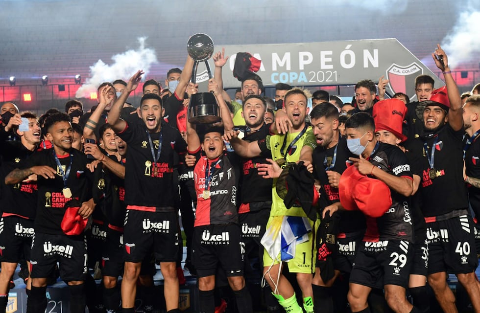Vuelve el público a los estadios: cuándo le tocaría a Colón y a Unión