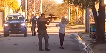 Tensión policial en barrio Zepa: una joven de 17 de años fue herida en el ojo por un disparo. (Captura)