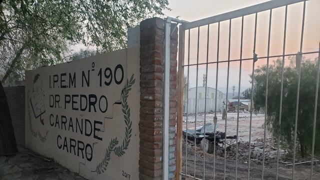 Edificio de la escuela IPEM 190 "Dr. Pedro Carande Carro" en Carlos Paz.