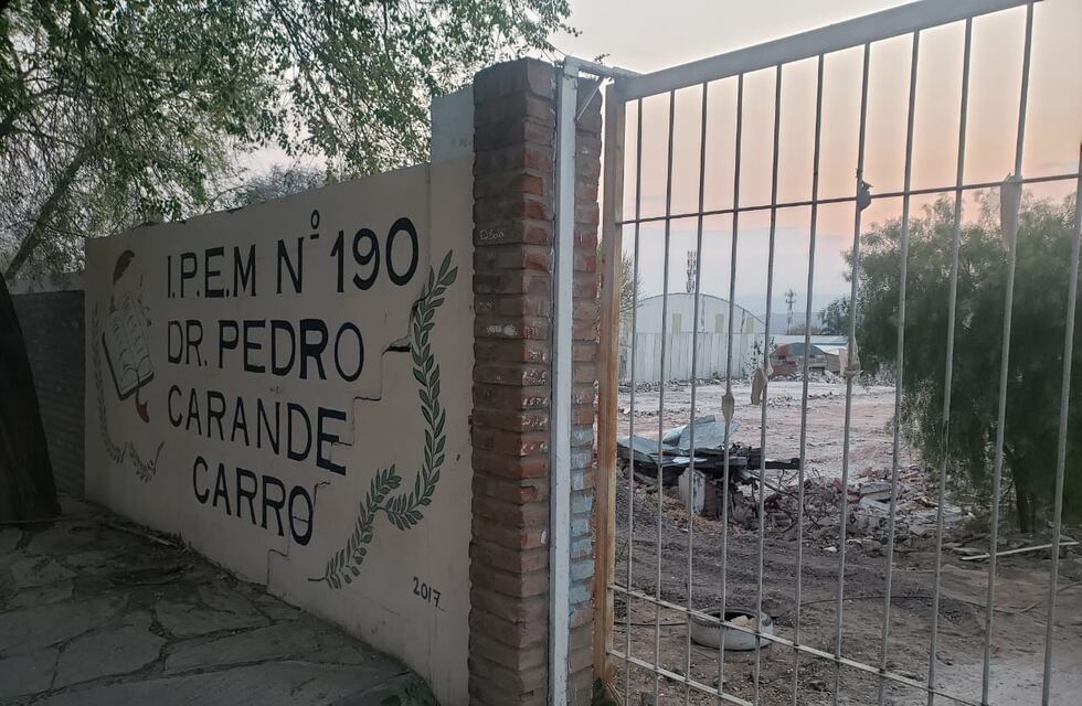 Continúa el conflicto por la situación edilicia de la escuela Carande Carro en Carlos Paz