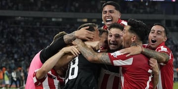 Estudiantes campeón, contra todo y contra todos