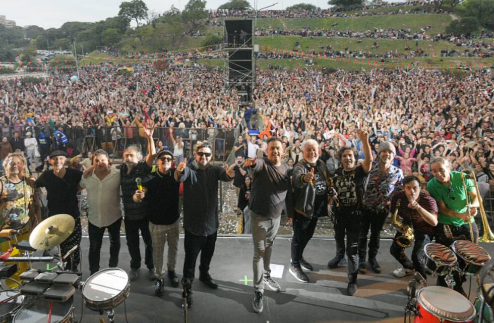 Paraná coronó sus 210 años con un multitudinario festival a orillas del río