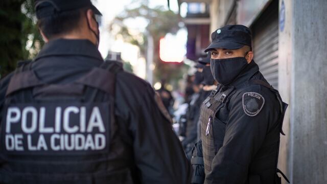 Efectivos del Departamento Contra el Crimen Organizado de la Policía de la Ciudad, en conjunto personal del Departamento Inteligencia Contra el Crimen Organizado de la Policía Federal Argentina realizaron las detenciones.