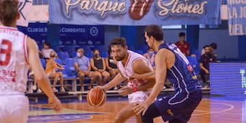 Instituto venía de un gran triunfo ante Regatas (foto), pero tropezó en la despedida de Corrientes.
