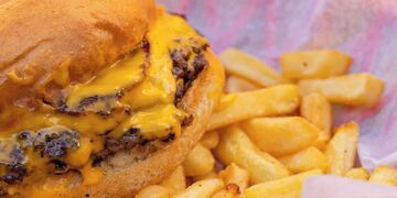 El local propone cuatro horas de "hamburguesas libres".