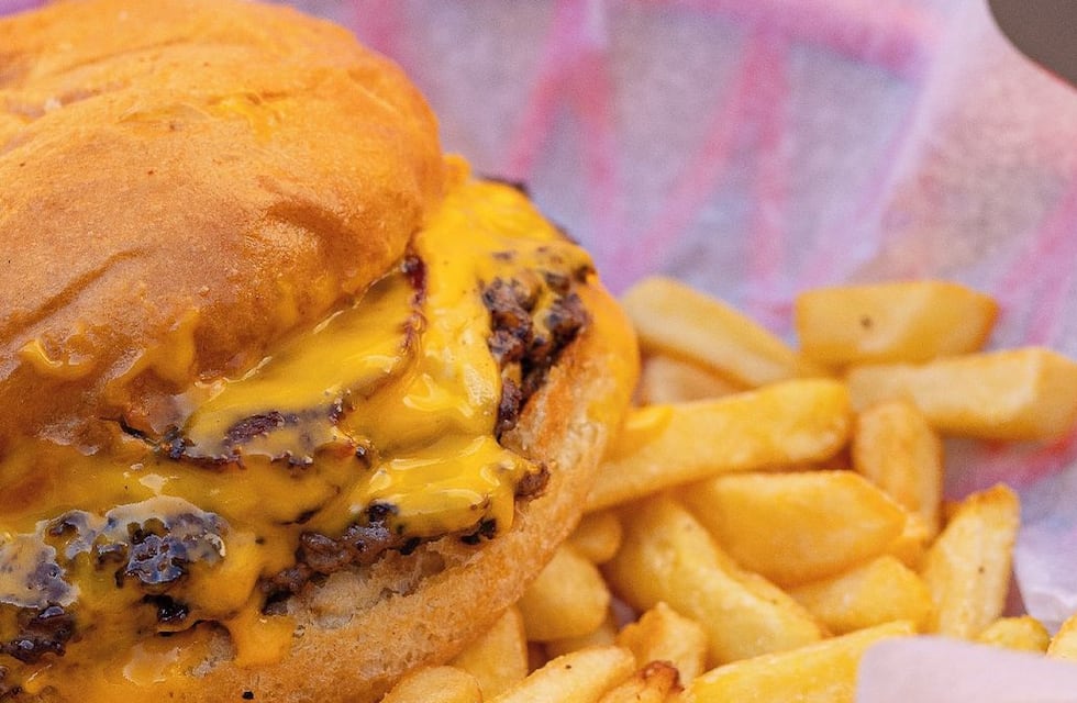 Un local de Córdoba ofrece 4 horas de  “hamburguesas libres”: de qué se trata la propuesta
