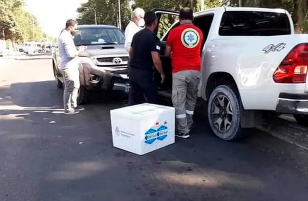 Piden la renuncia de Ricardo Cardozo, el funcionario correntino que transportaba vacunas en su auto