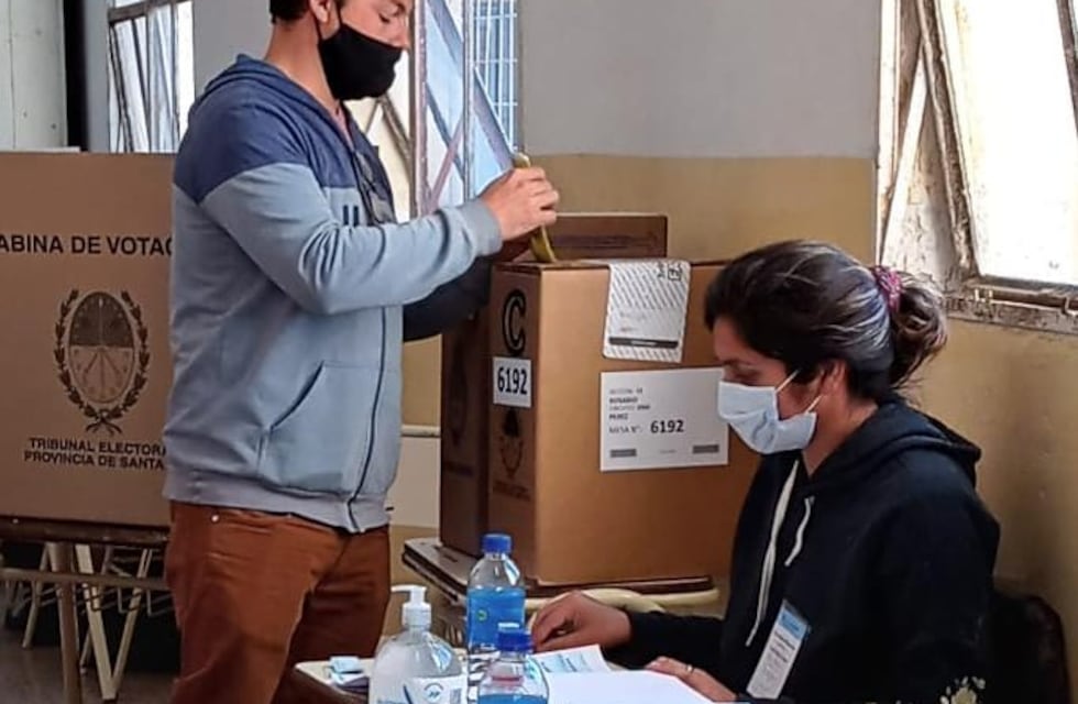 Votó el precandidato a Concejal Emilio Parrino