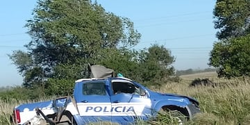 Así quedó el patrullero robado por los delincuentes en la comisaría de General Cabrera.