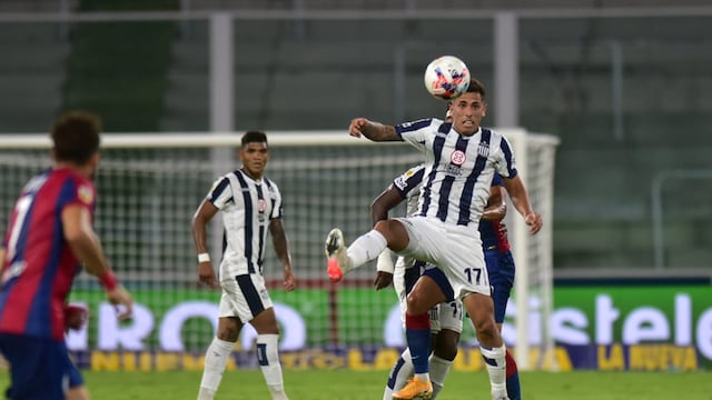 Christian Oliva no jugó ante Platense por un cuadro febril. Vuelve en el Talleres-Racing (Facundo Luque / Archivo)