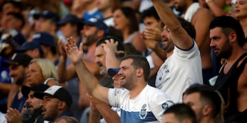 Tras el pedido de la AFA para que regrese el público a los estadios argentinos, el Gobierno nacional considera que aún no es "prudente" por el coronavirus. EFE/ Demian Alday Estévez