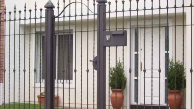 Adiós a las puertas de reja: la tendencia para el frente de la casa que es furor por su seguridad y estética