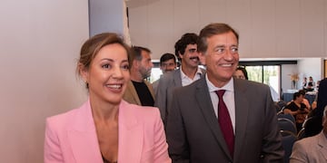 El gobernador Rodolfo Suárez, y la secretaria de Energía de la Nación, Flavia Royón, estuvieron en el Congreso Nacional de Pymes Constructoras.