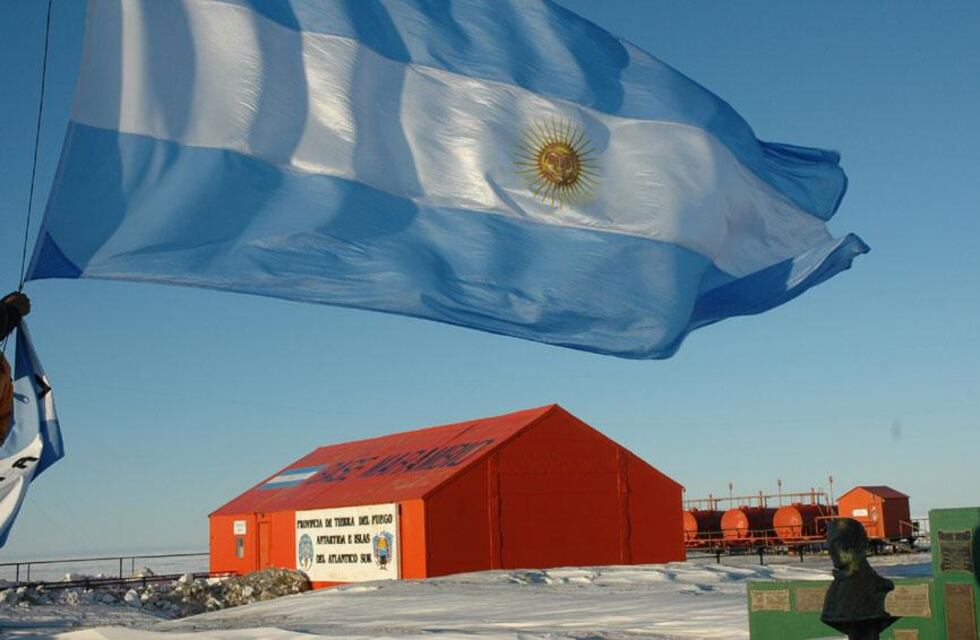 Alumnos de 40 escuelas primarias tendrán un encuentro virtual con científicos y niños que están en la Antártida