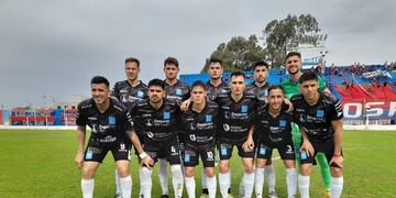 La formación de Estudiantes en Santiago, donde perdió 1 a 0 ante Güemes (Prensa Estudiantes).