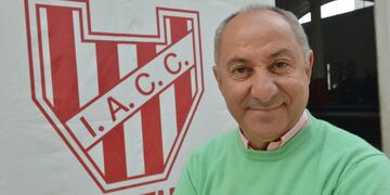 Osvaldo Ardiles siempre vuelve a su primer amor: Instituto. (La Voz/Archivo)