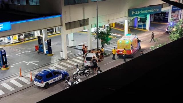 LA escena. El drama sucedió en la madrugada del jueves en la estación de servicio de Humberto Primero y General Paz.
