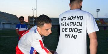 LA BIBLIA Y EL BALÓN\u002E Medea se construyó entre la religión y el fútbol\u002E En la Liga es uno de los clubes más ejemplare