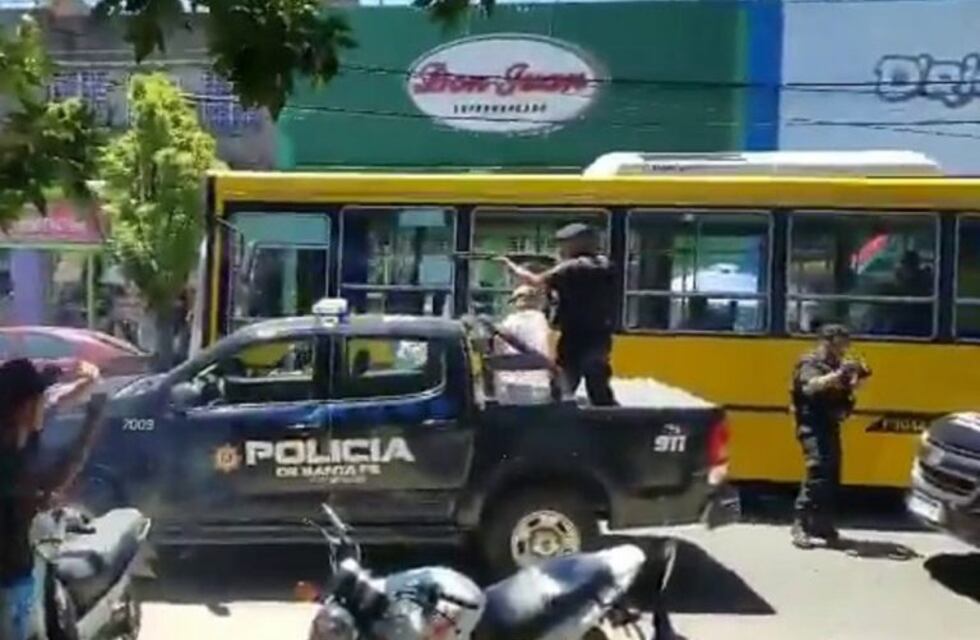 Apedrearon a un funcionario en un control por venta ilegal de pirotecnia