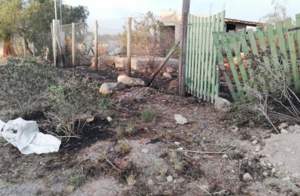 Incendios en El Challao: vecinos  furiosos con bomberos y policía