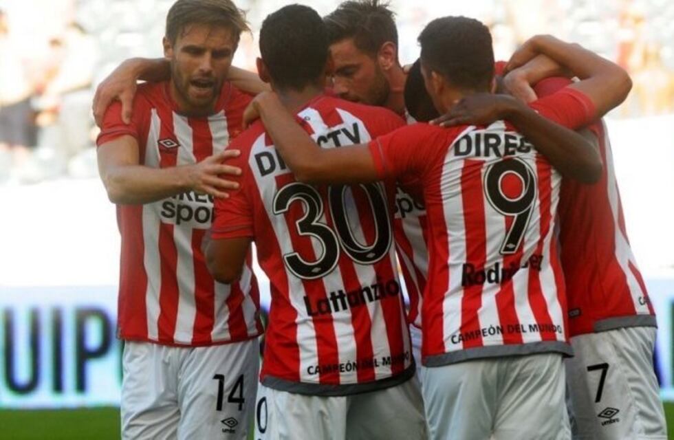 Estudiantes no perdonó los errores de Newell's y lo goleó en La Plata