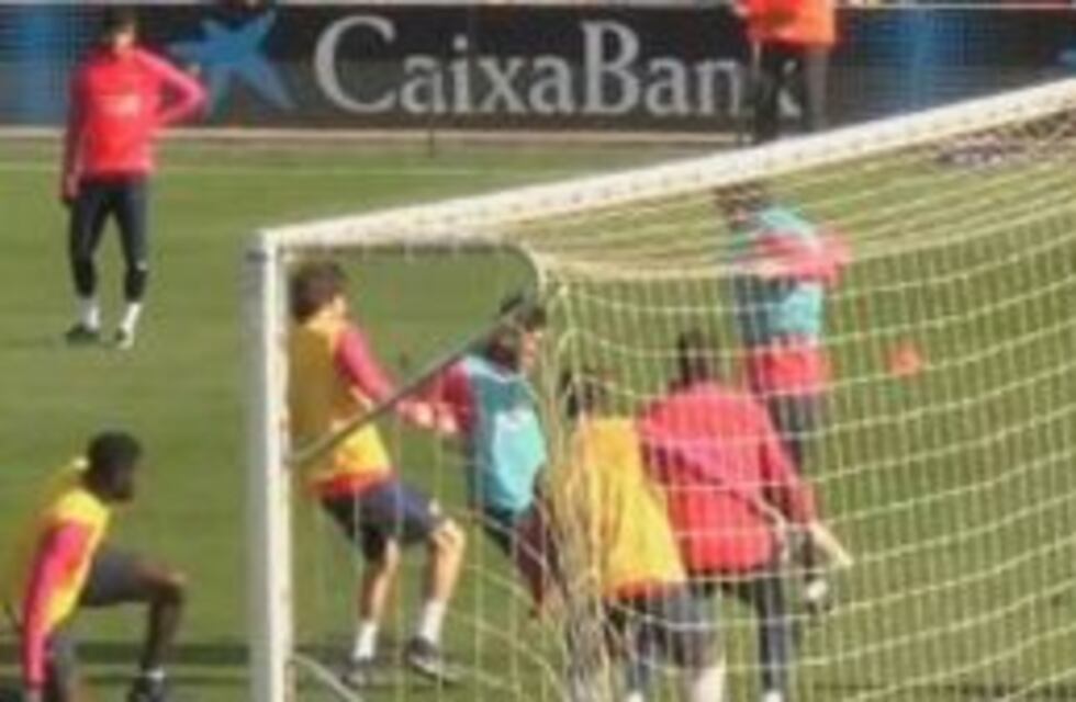 Messi deslumbró en la práctica del Barcelona con una jugada magistral: doble caño y golazo