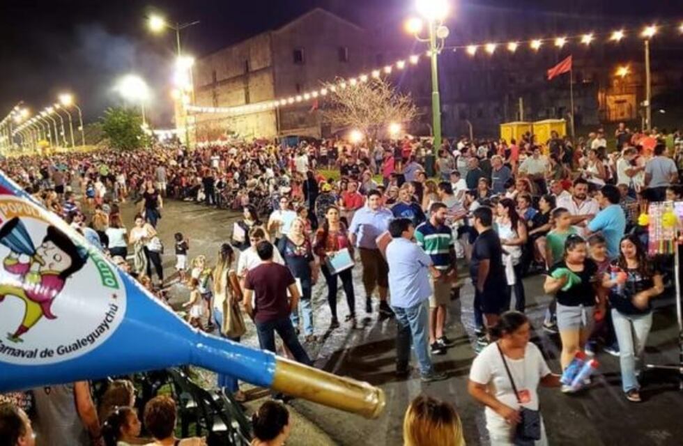 Importante acompañamiento de vecinos en los tradicionales Corsos Populares Matecito