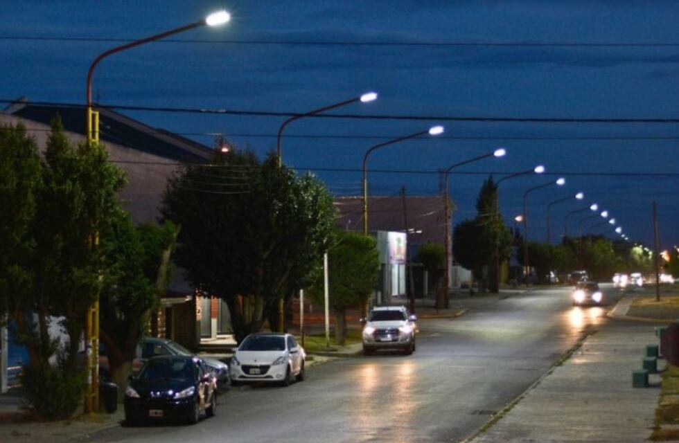 Río Gallegos: continúa el reemplazo de luminaria led en Autovía