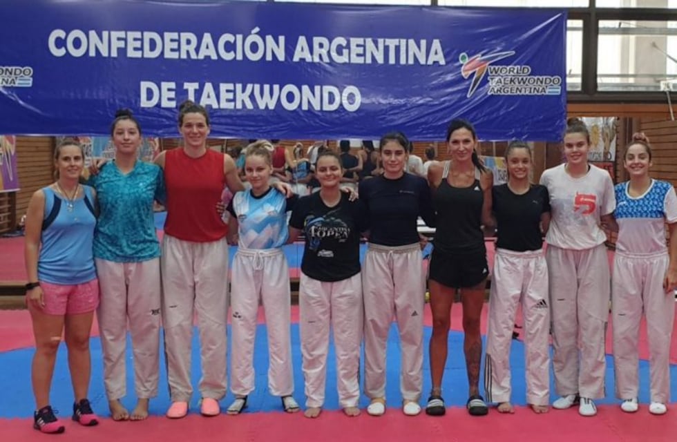 Es bicampeona nacional de taekwondo y viste los colores de Santa Cruz