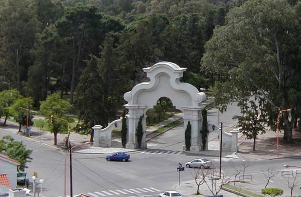 Comienzan a extraer más de 200 árboles en el Parque de Mayo