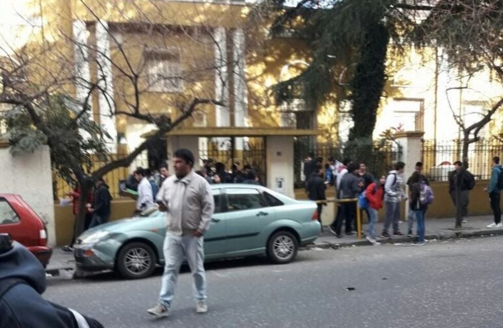 Cuatro escuelas rosarinas recibieron nuevas amenazas de bomba falsas