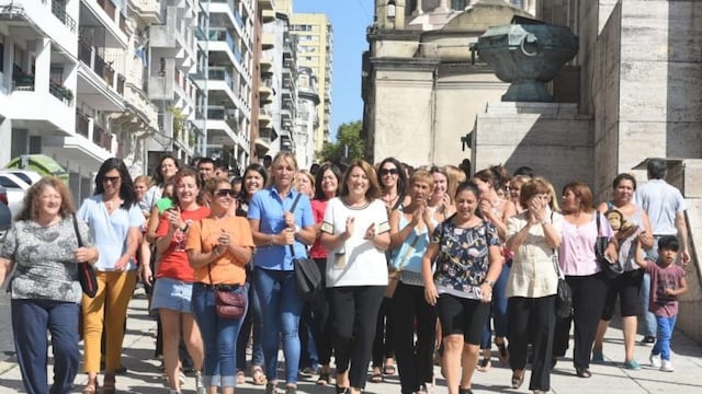 La intendenta Mónica Fein firmó el decreto en la previa de su discurso de apertura de sesiones ordinarias en el Concejo Municipal\u002E (@monicafein)