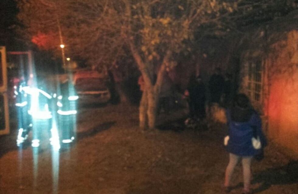 Una madre de 17 años y su bebé fueron salvados de un incendio