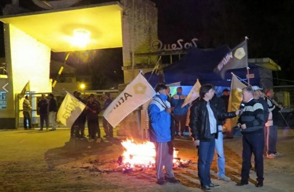 El personal de la planta de SanCor en Gálvez inició un paro por tiempo indeterminado