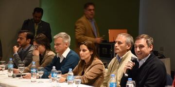 Mestre y precandidatos\u002E