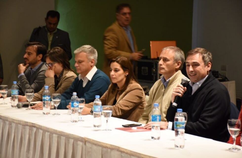 Intendentes de Cambiemos, con respaldo a Macri y críticas a Unión por Córdoba