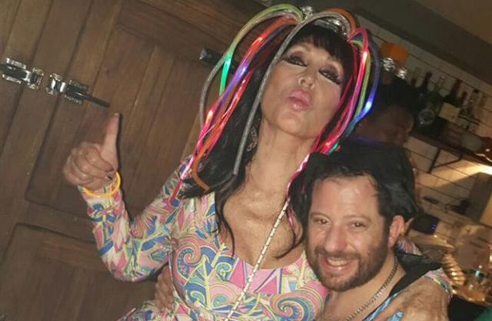 Las fotos del festejo de Halloween de José Ottavis y Moria Casán