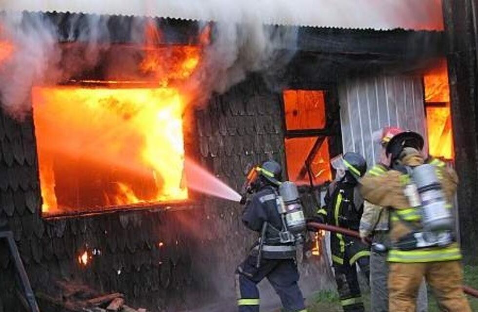 Las Heras: dos casas se incendiaron por un cortocircuito
