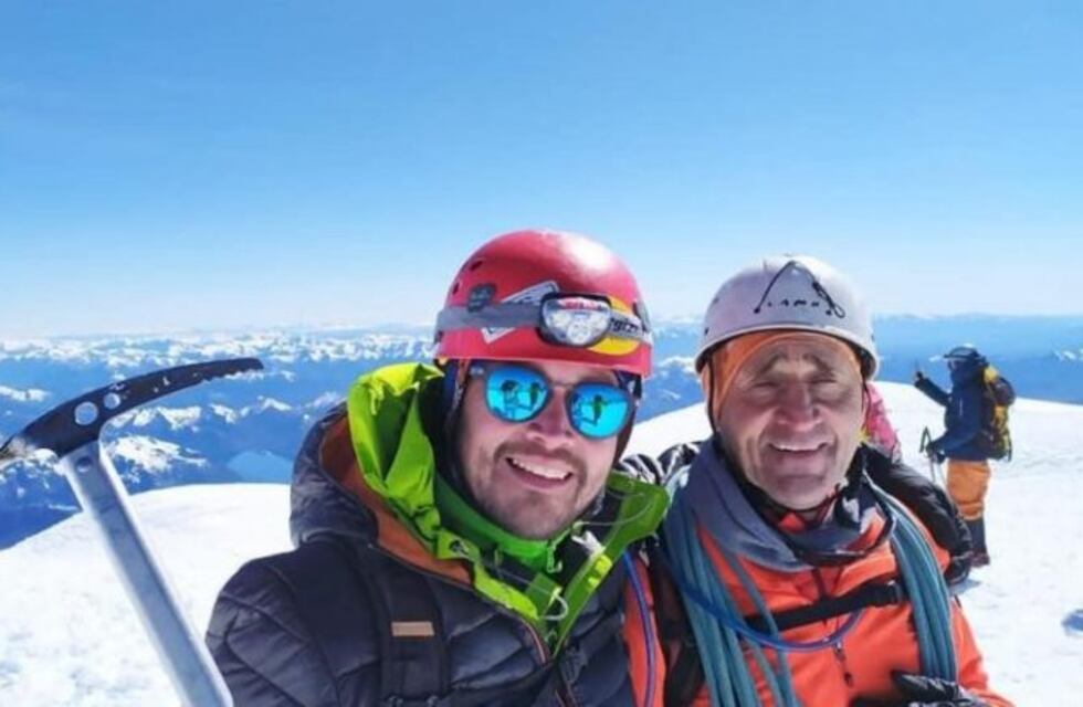 Sergio Vázquez se convirtió en el primer andinista ciego en llegar a la cima del volcán Lanín