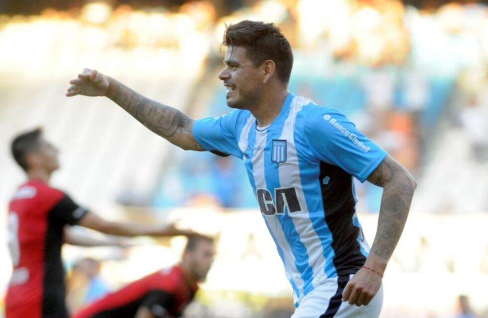 Con doblete de Bou, Racing le ganó 2-1 a Newell's en el Cilindro