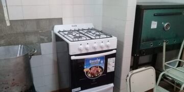 Gracias a la solidaridad volvió a funcionar el comedor de la escuela robada
