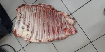 Se robó un costillar de un camión repartidor de carne
