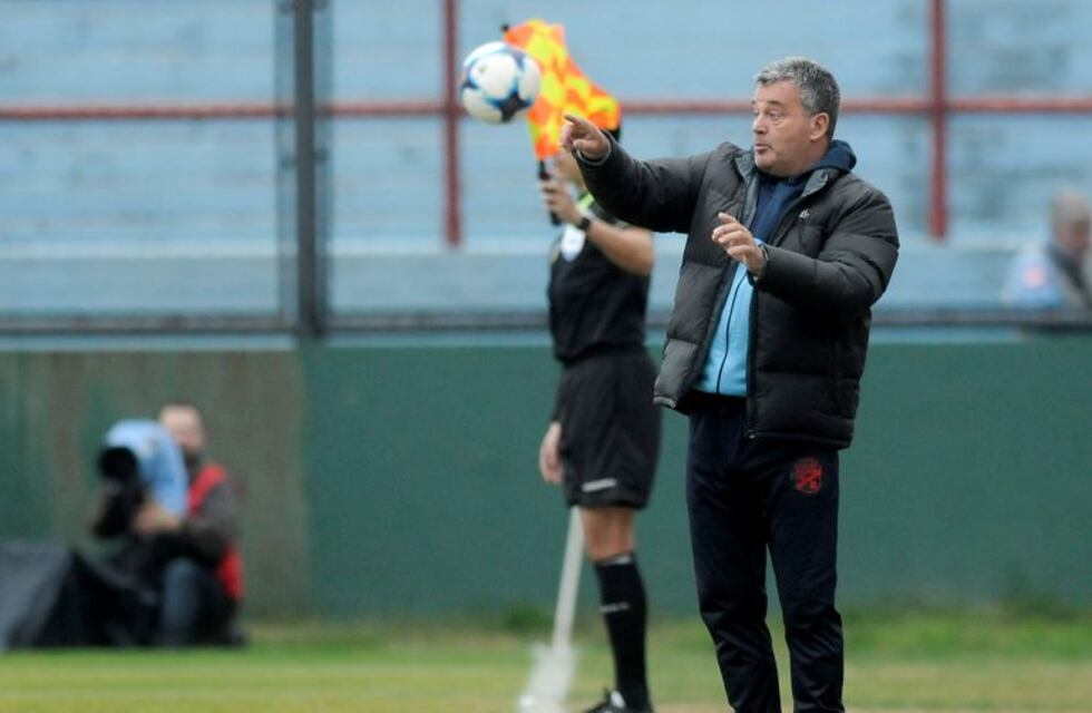 Humberto Grondona dejó de ser el DT de Arsenal