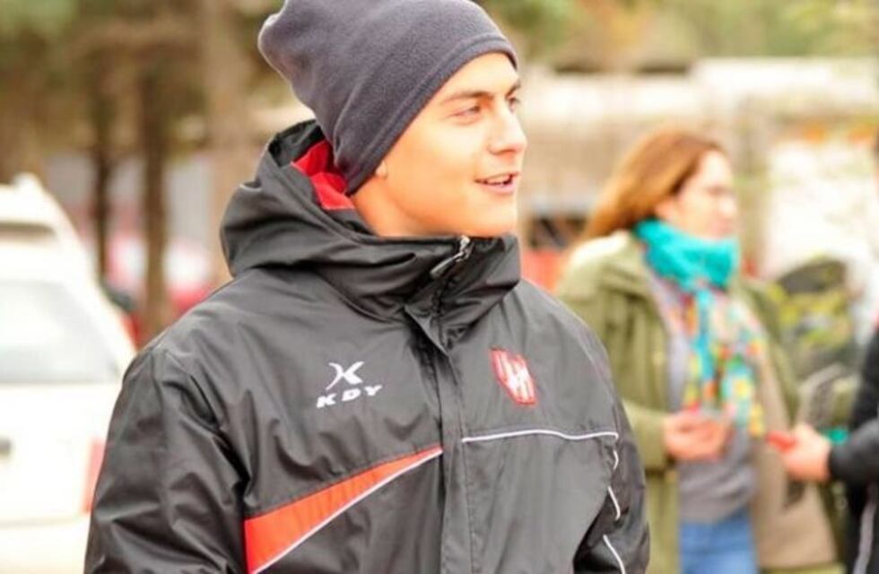 El recuerdo en Instituto por el debut de Dybala